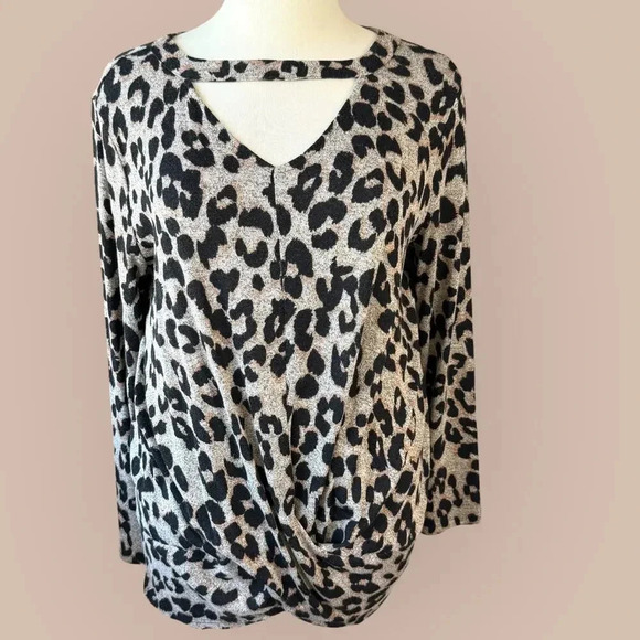 Maurices 24/7 Long Sleeves Cut Out Neck Twisted Tee Shirt Size XXL Animal Print - Picture 1 of 16